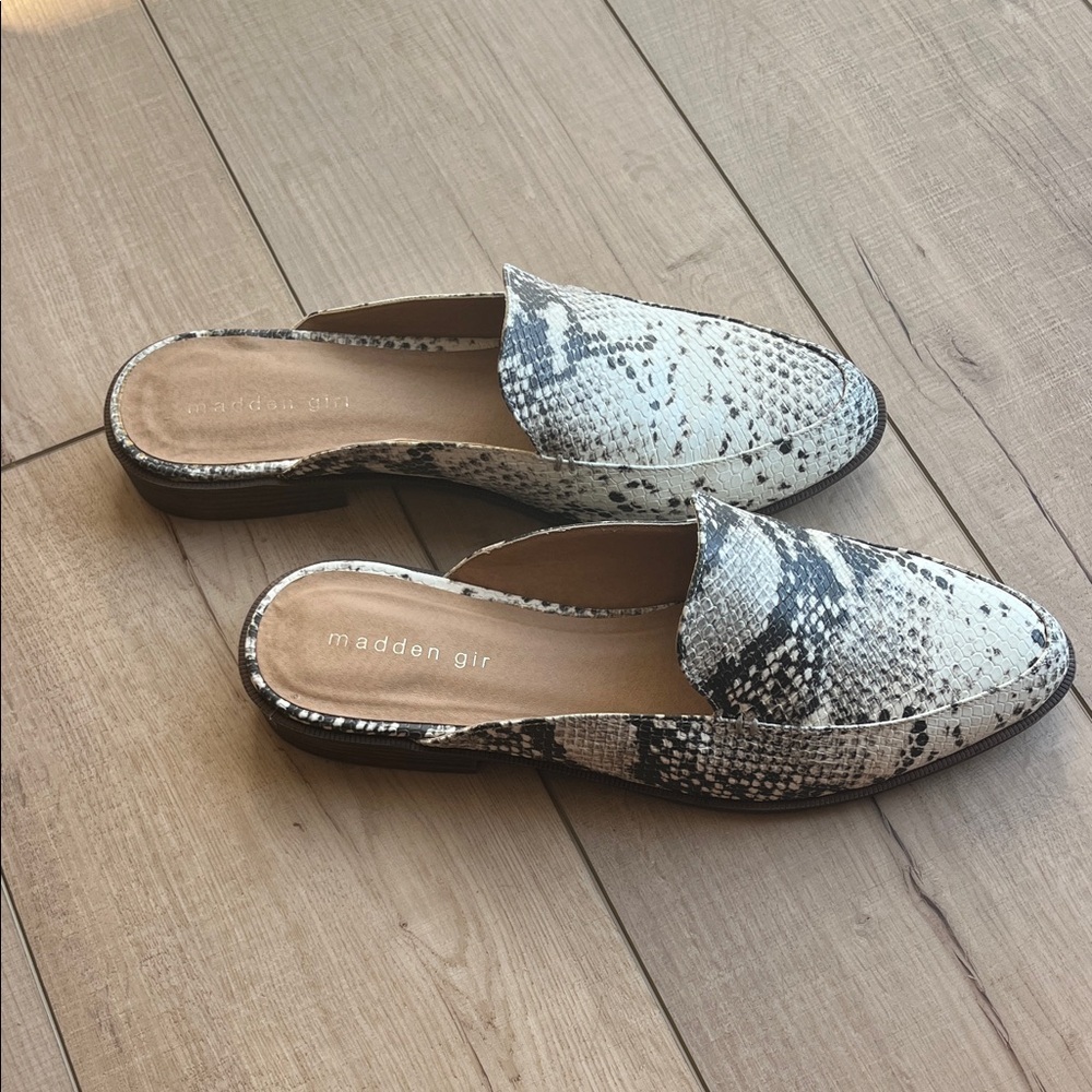 Madden Girl Snakeskin Patterned Mules - Picture 4 of 4